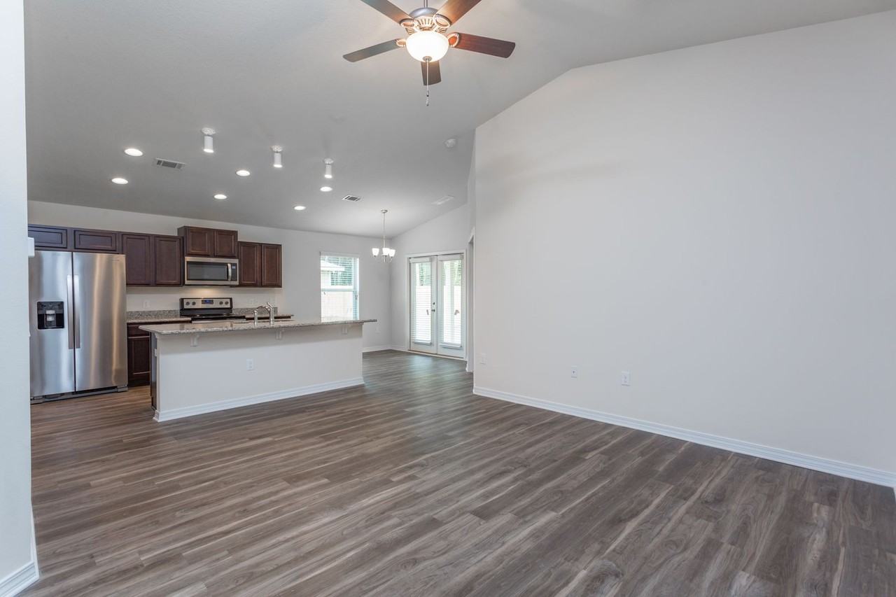 5664 Peach Dr - Photo 4 of 24