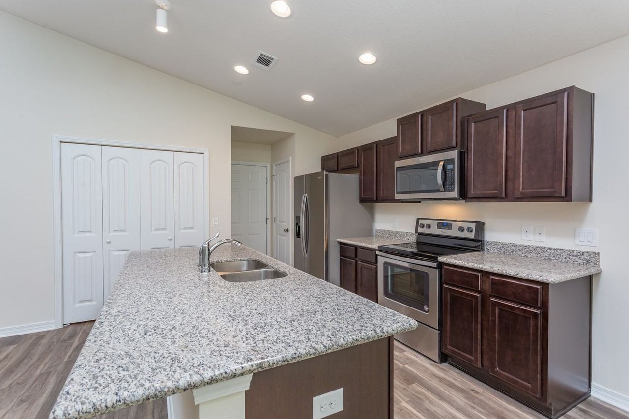 5664 Peach Dr - Photo 6 of 24