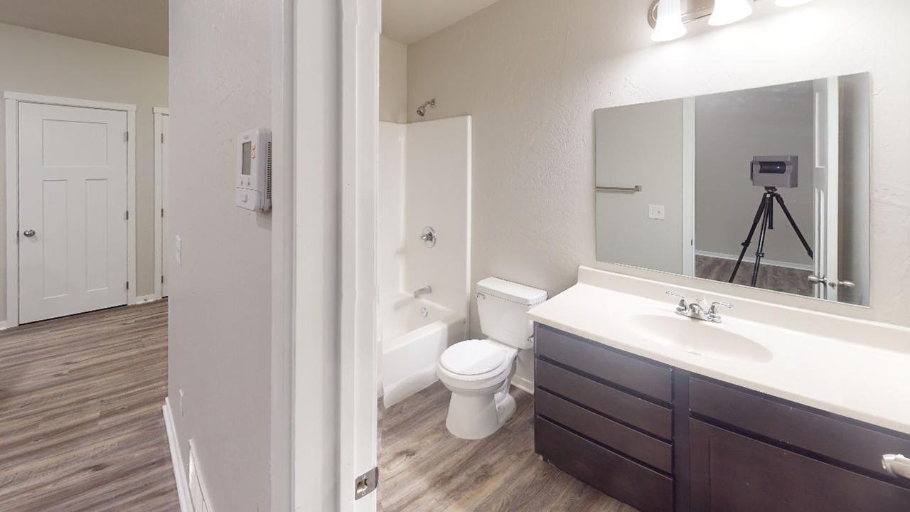 611 Liberty Park Dr - Photo 4 of 10