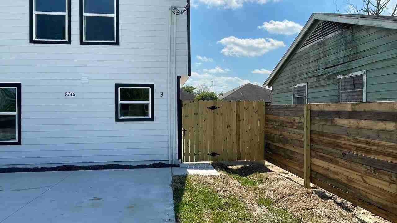 9746 Garcroft St #B - Photo 6 of 13