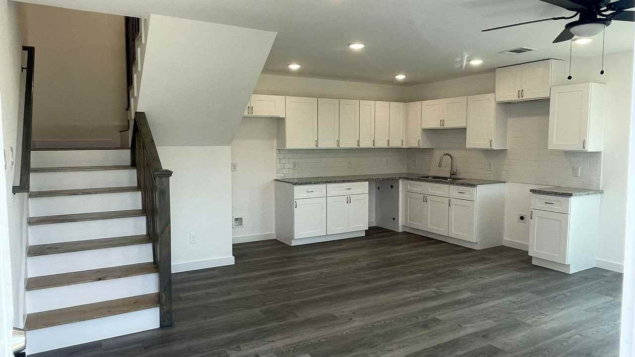 9746 Garcroft St #B - Photo 7 of 13