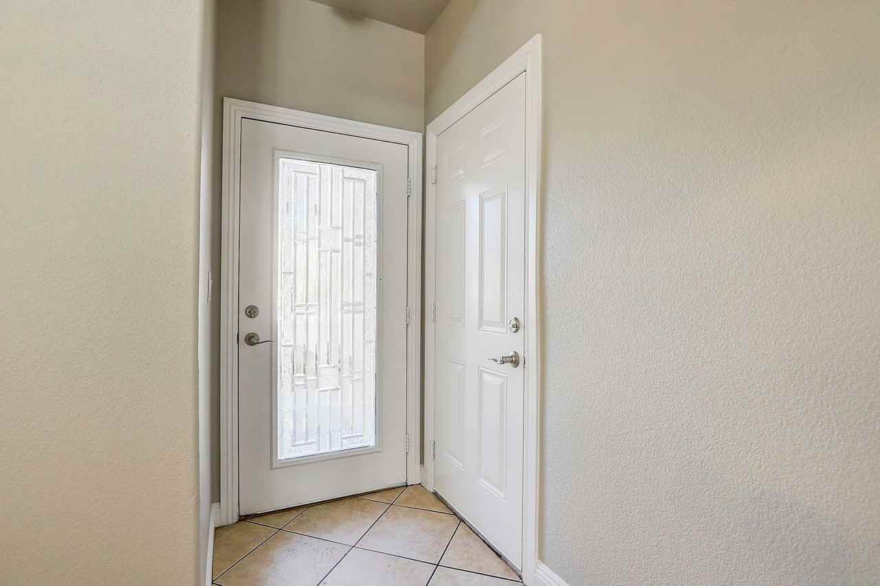 1172 Drowsy Water Ct - Photo 5 of 43