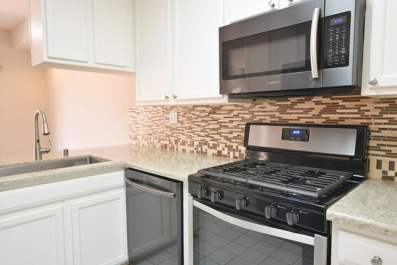 103 Chalet Woods Cir - Photo 3 of 16