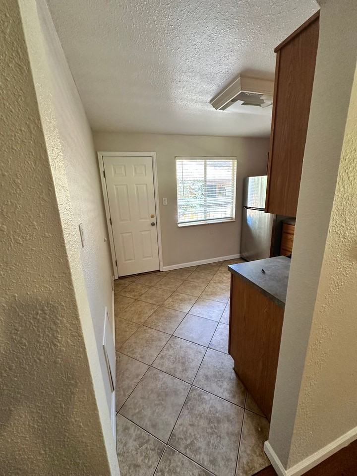 3239 N Milwaukee St - Photo 5 of 14