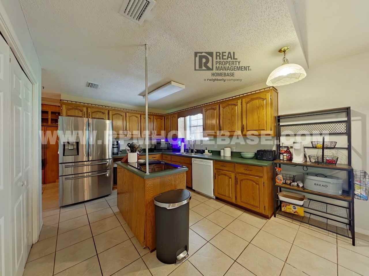 5263 Four Lake Dr - Photo 3 of 16