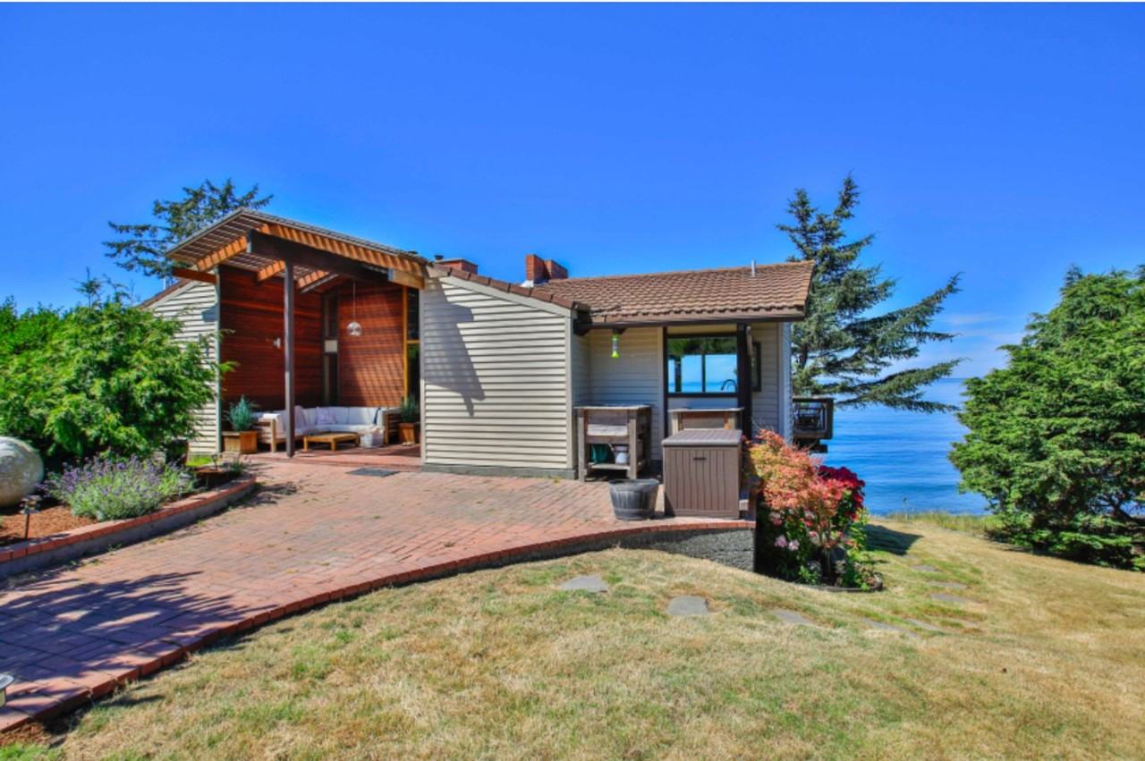 1443 W Beach Rd - Photo 3 of 50