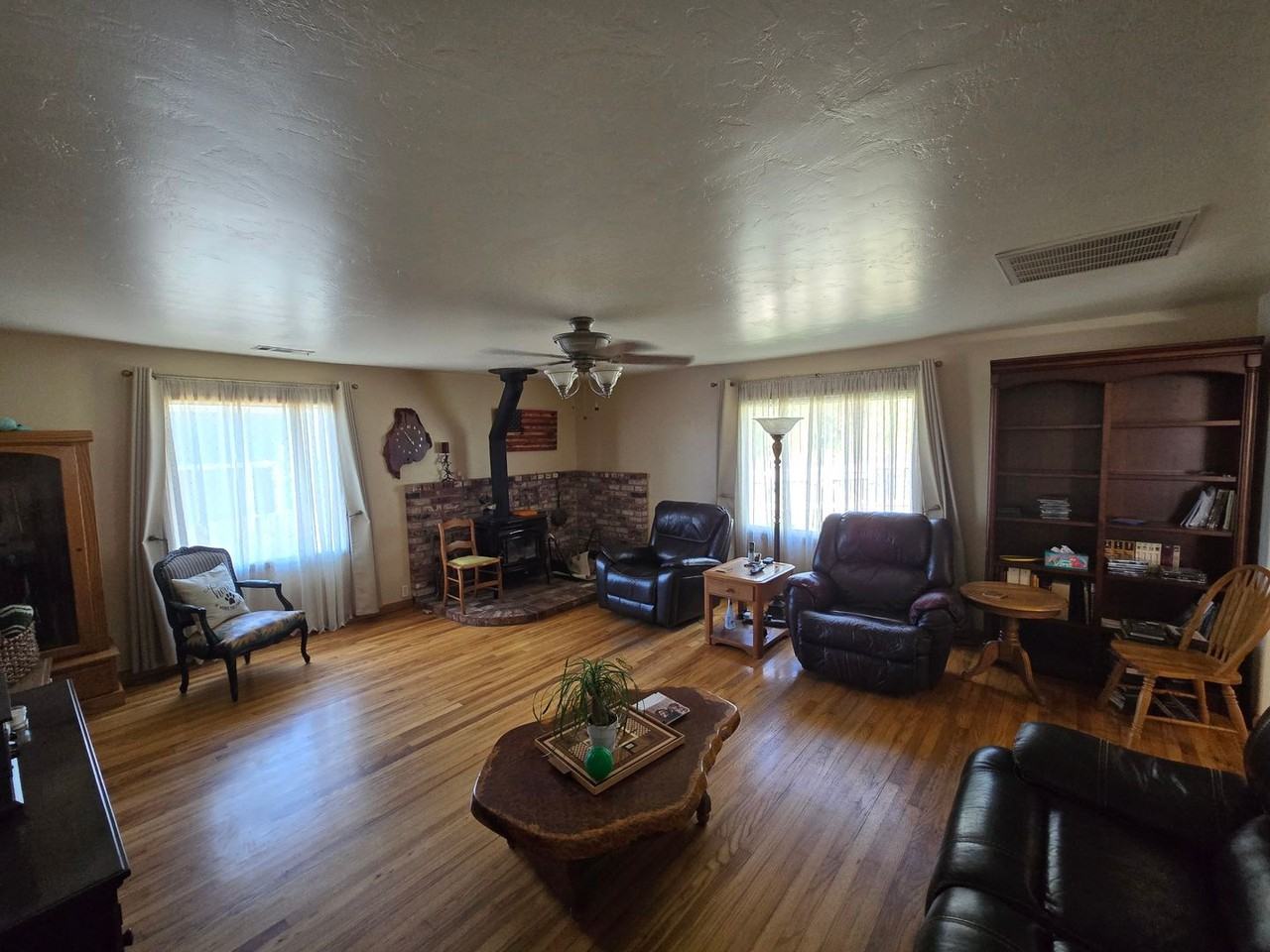 1316 Rohnerville Rd - Photo 4 of 23