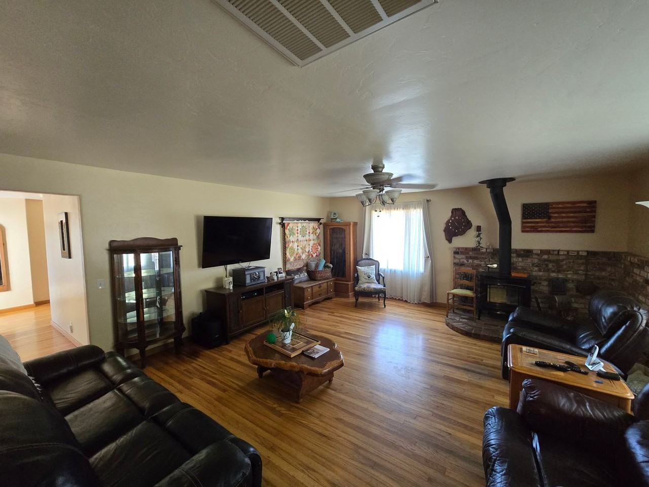1316 Rohnerville Rd - Photo 5 of 23