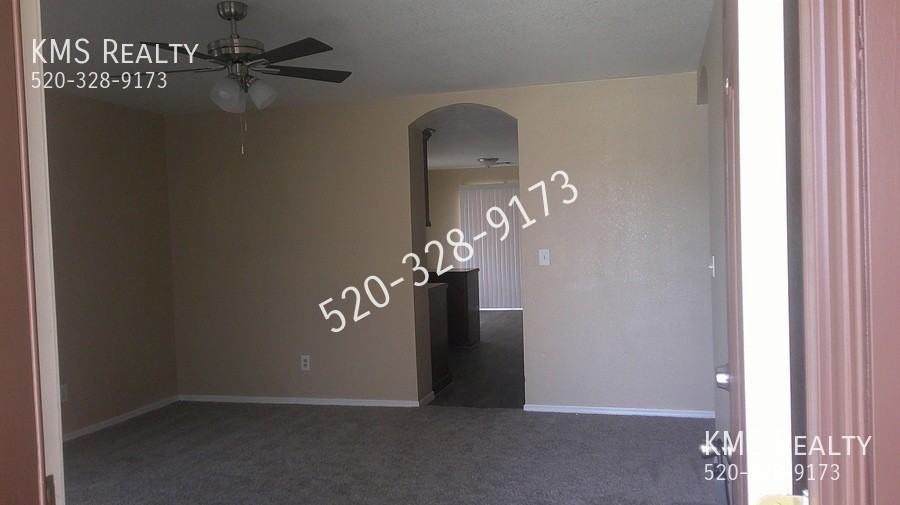 1707 E Saint Apollonia St - Photo 3 of 19