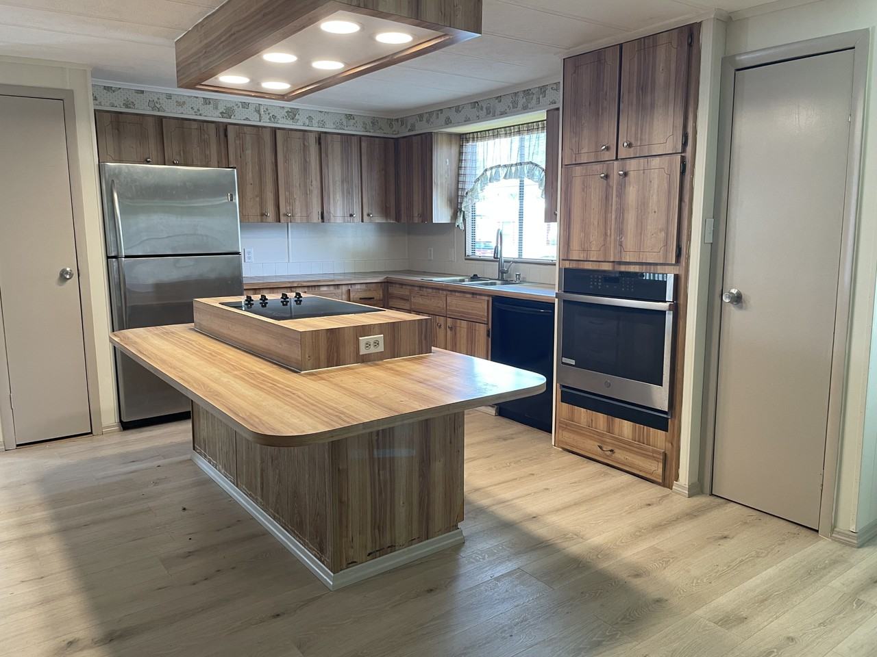 100 Hampton Rd #NA - Photo 4 of 15