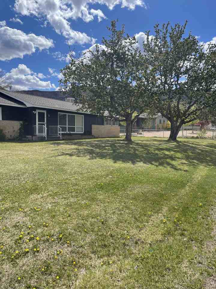 2037 S Broadway #NA - Photo 2 of 11