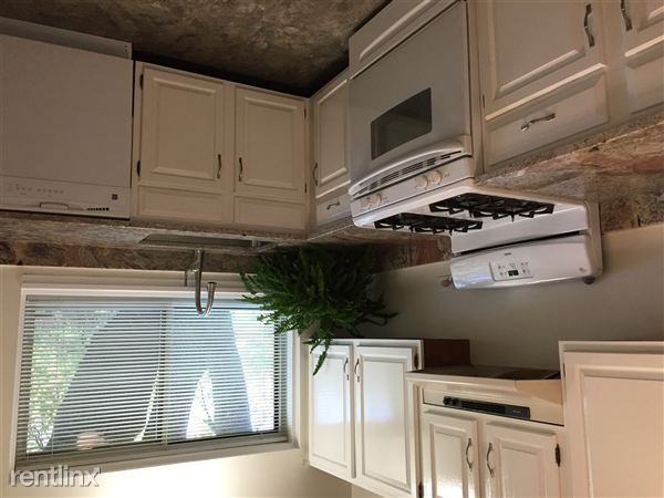 10600 Weymouth St - Photo 3 of 5