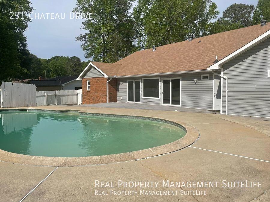 231 Chateau Dr - Photo 2 of 30