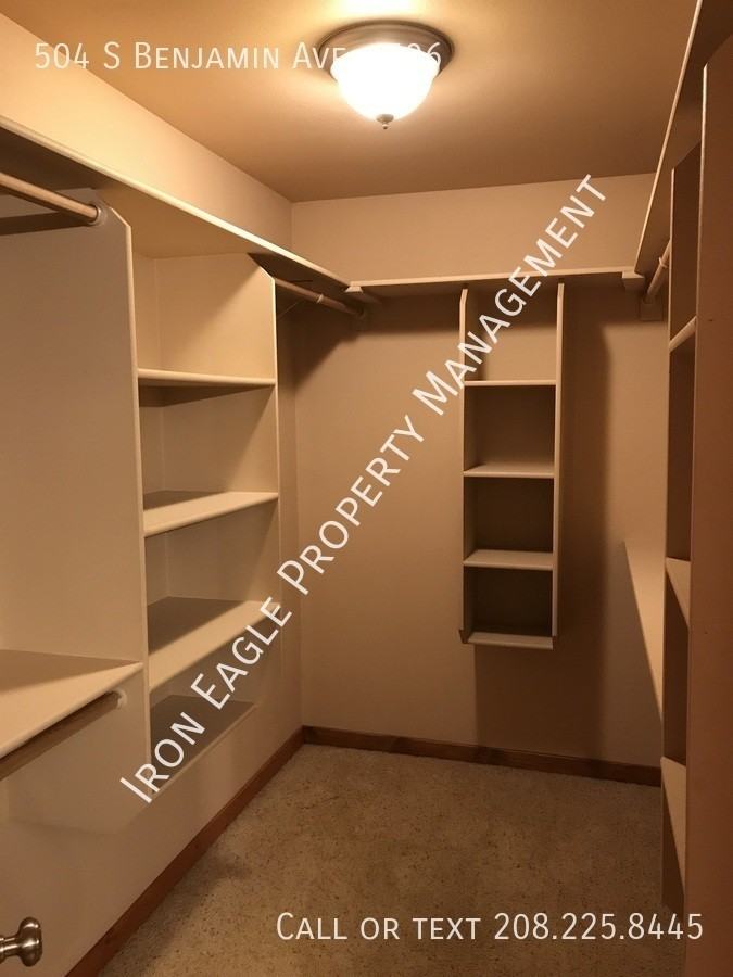 504 S Benjamin Ave #506 - Photo 7 of 12