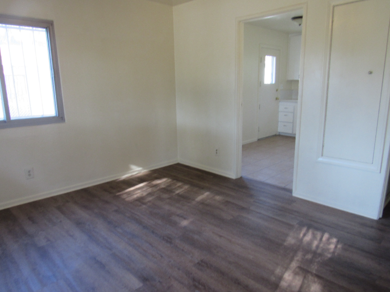 607 S Plum Ave - Photo 3 of 5