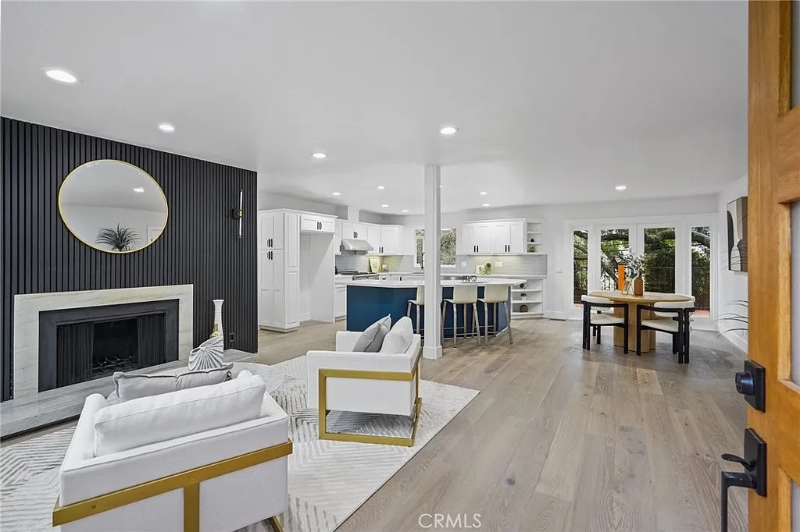 21171 Colina Dr - Photo 2 of 17