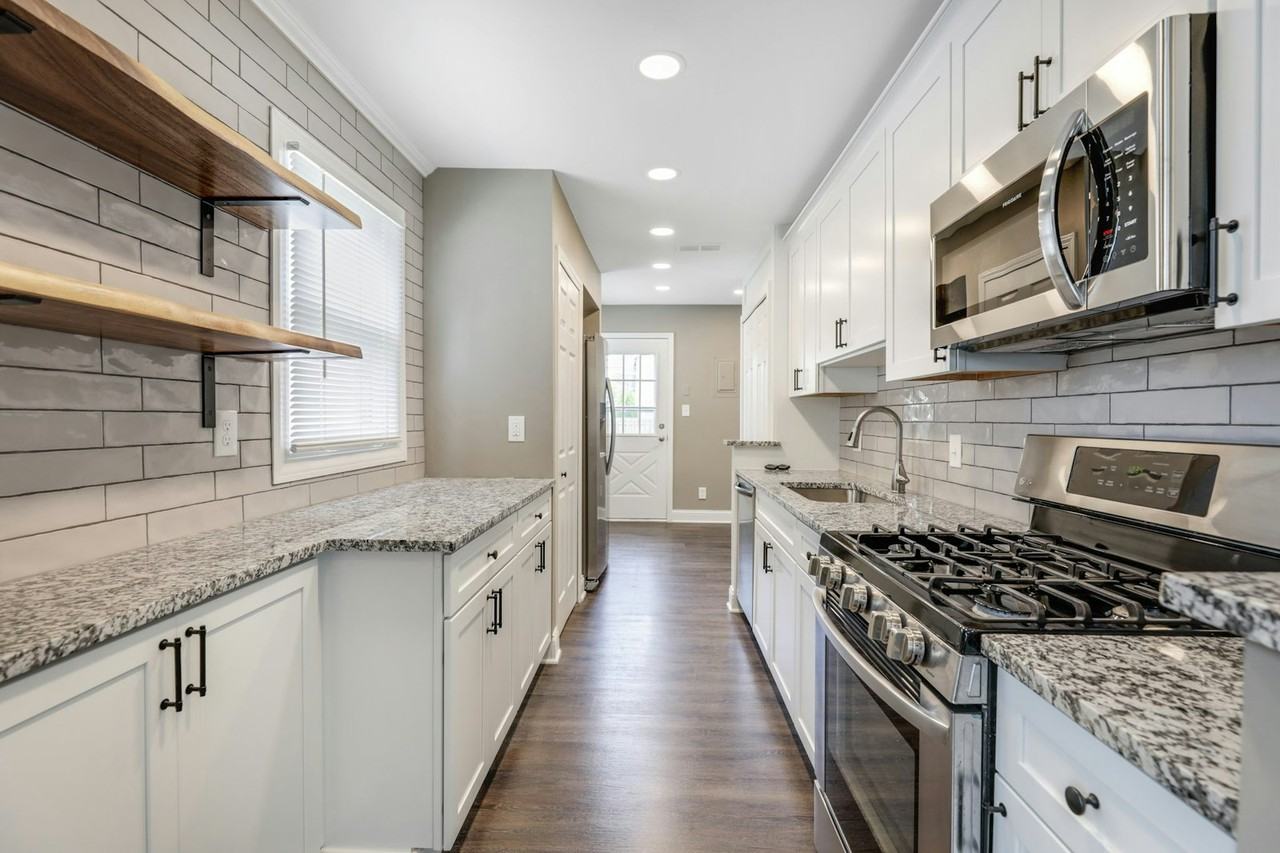 811 Humphrey Avenue - Photo 3 of 29