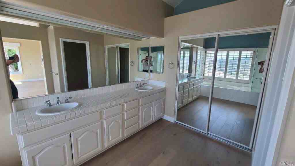 28 Belcrest - Photo 3 of 8