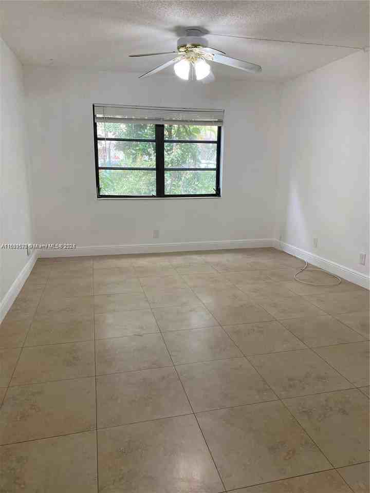 3119 Oakland Shores Dr #C110 - Photo 3 of 8