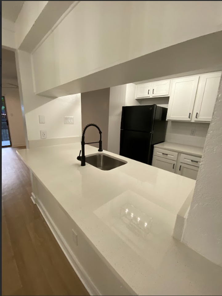 Townhollow Apartments - Photo 3 of 28