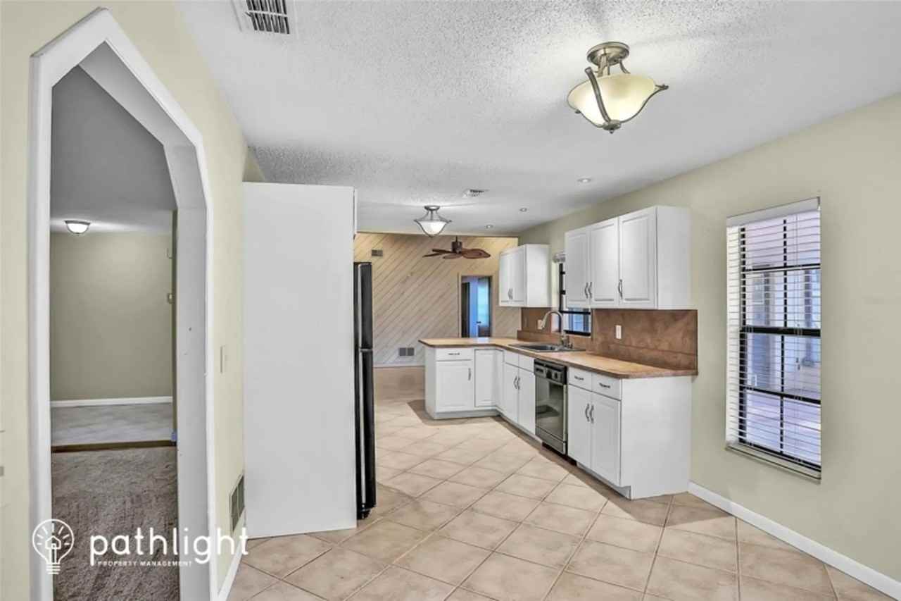 5788 Devon St - Photo 3 of 14