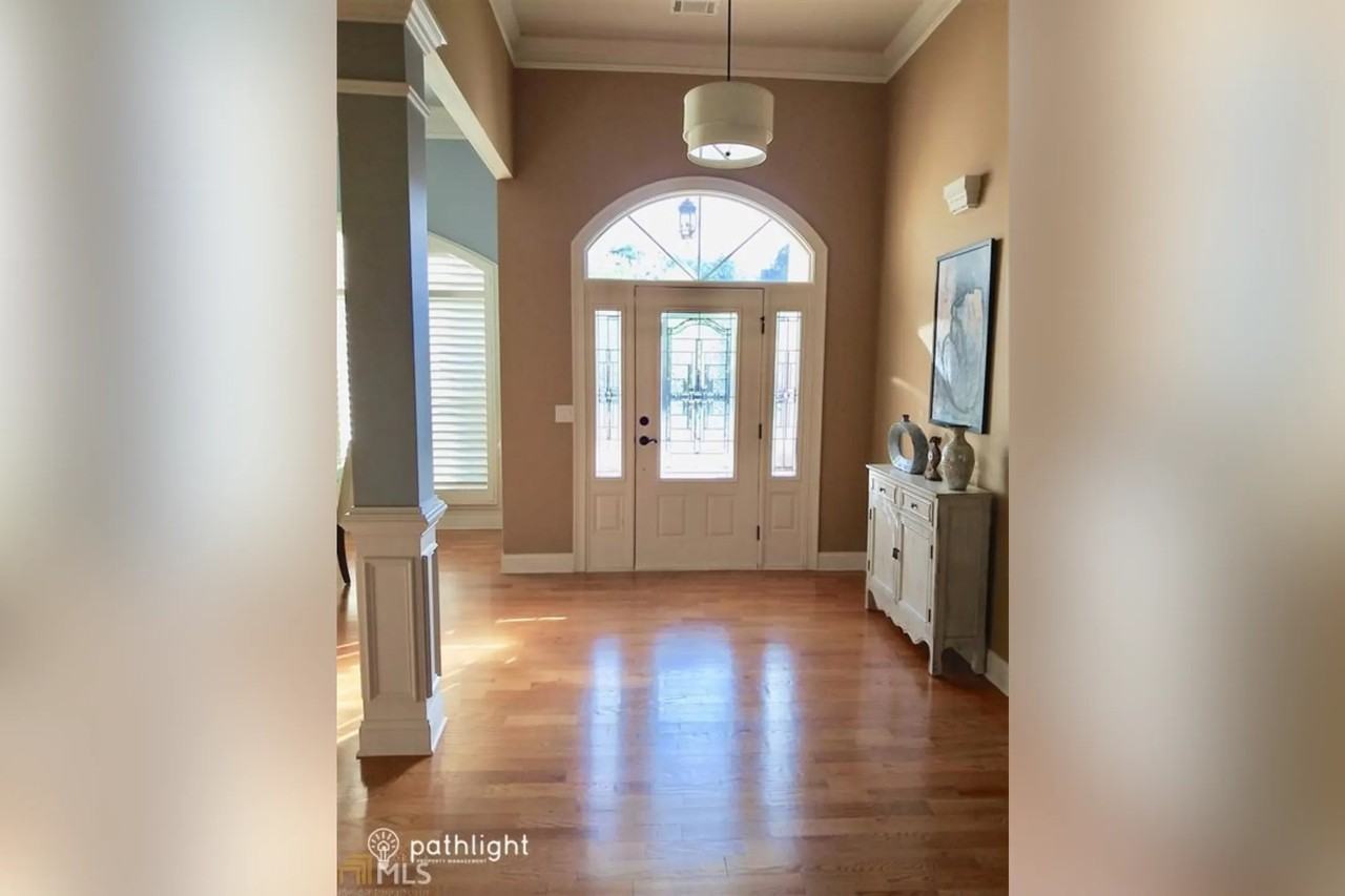 1275 Mcallistar Dr - Photo 2 of 10