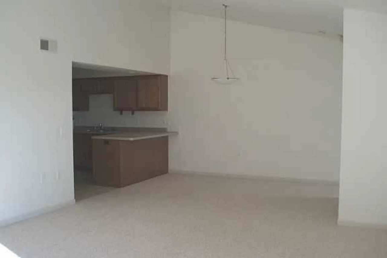 521 S Adams St - Photo 3 of 3