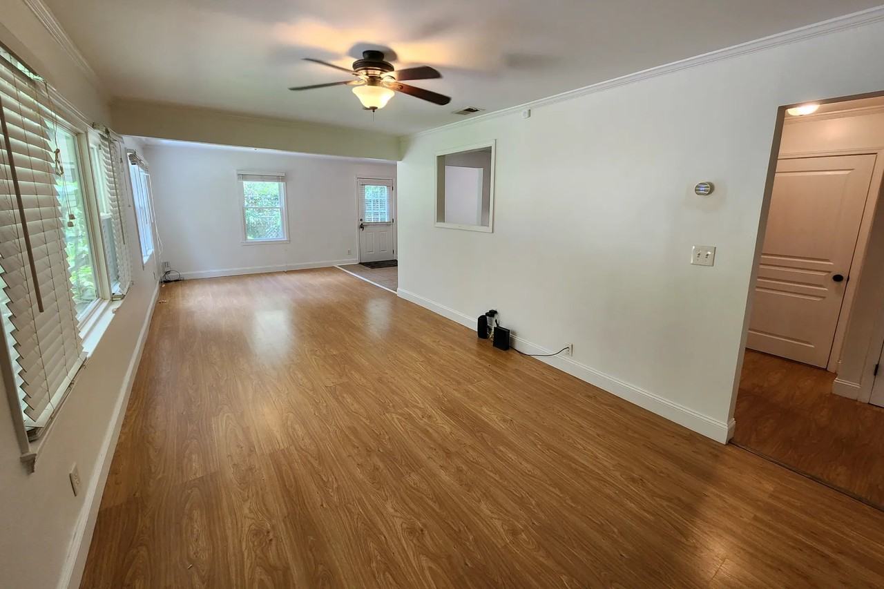 2542 Gordon Cir Se - Photo 2 of 14