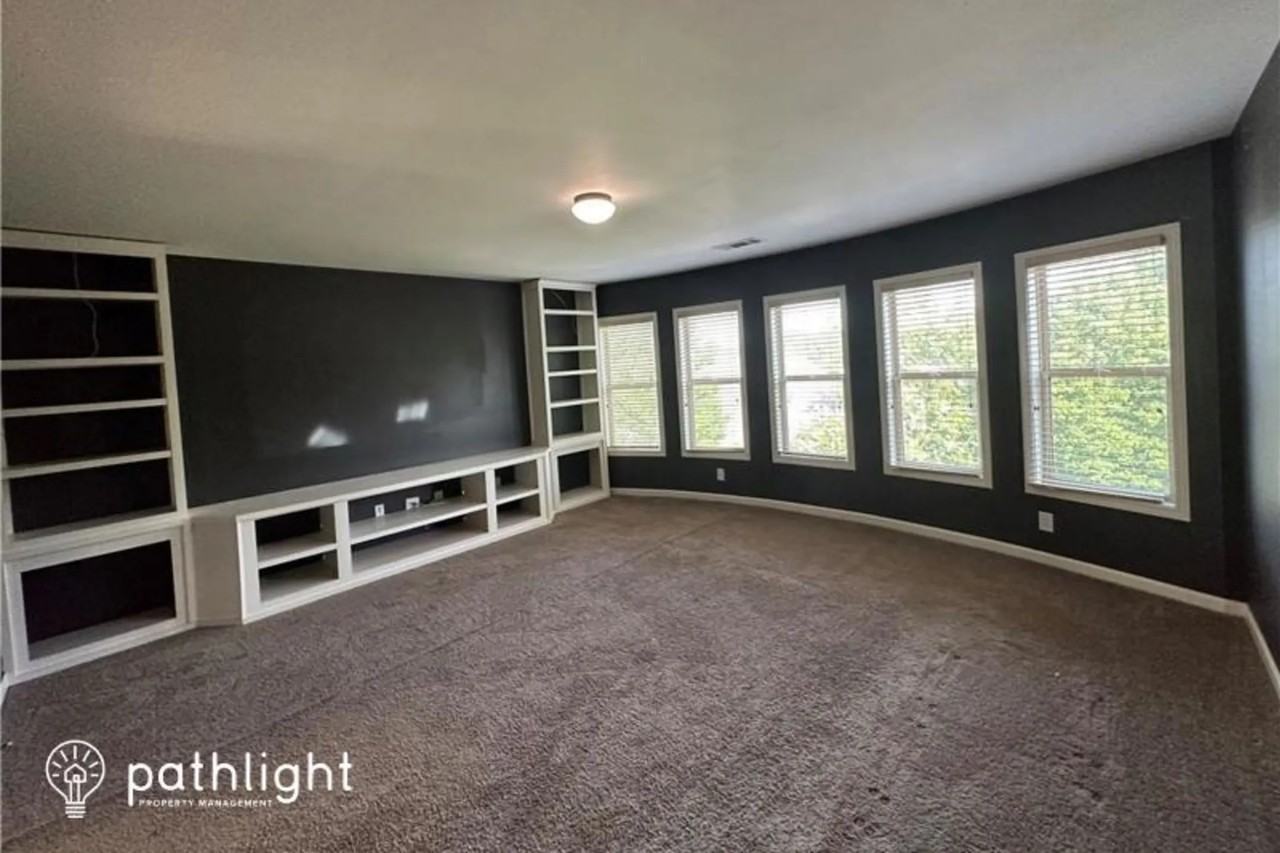 703 Independence Ln - Photo 3 of 6