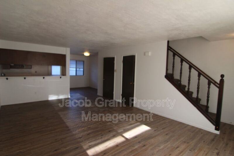 731 N Fanning Ave #735 - Photo 3 of 11