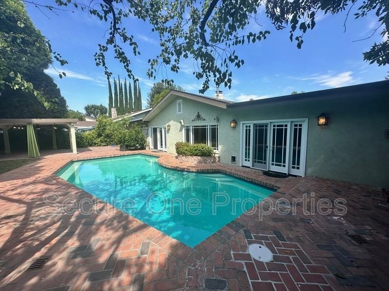 23338 Los Encinos Way - Photo 2 of 38