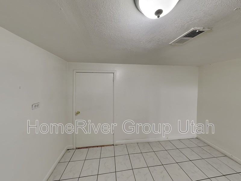 1041 W Rambler Dr - Photo 7 of 28