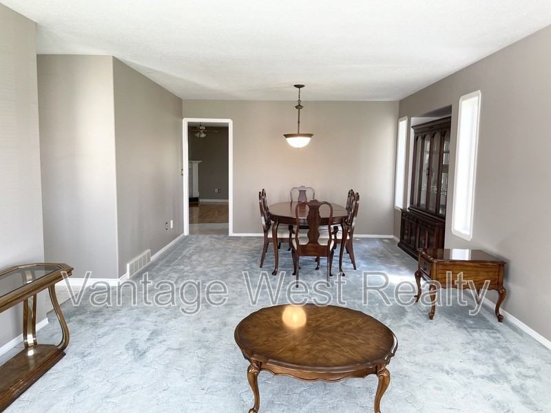 2169 Kaslo Crt - Photo 3 of 32