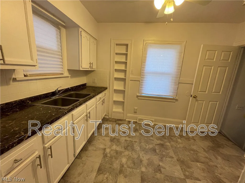 3292 W 125th St - Photo 3 of 20