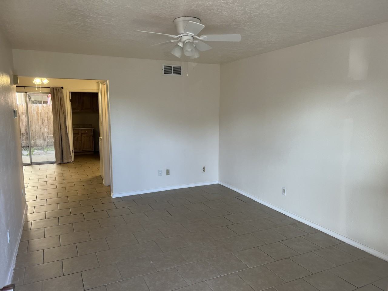 1105 Chelwood Park Blvd Ne - Photo 3 of 19