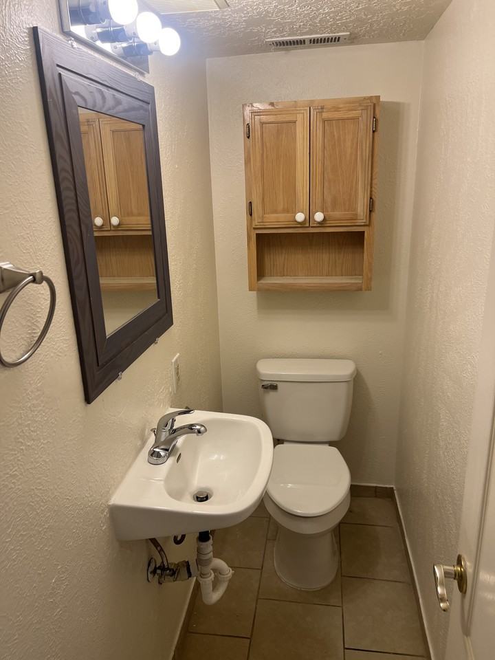 1105 Chelwood Park Blvd Ne - Photo 5 of 19