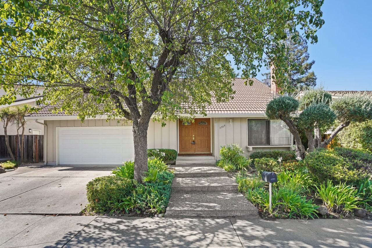 3369 Chamberlain Ct - Photo 2 of 38