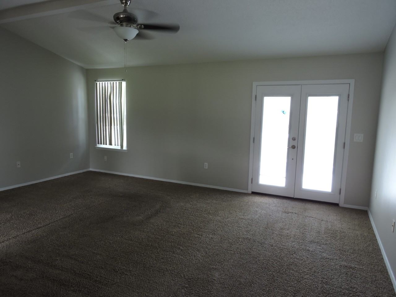 140 Villacrest Dr - Photo 2 of 24