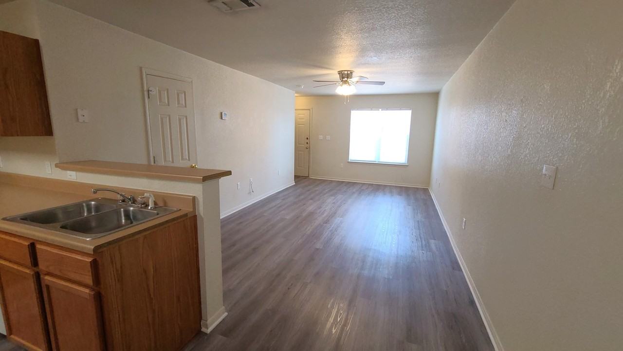 811-D Industrial Ave, Copperas Cove - Photo 4 of 33