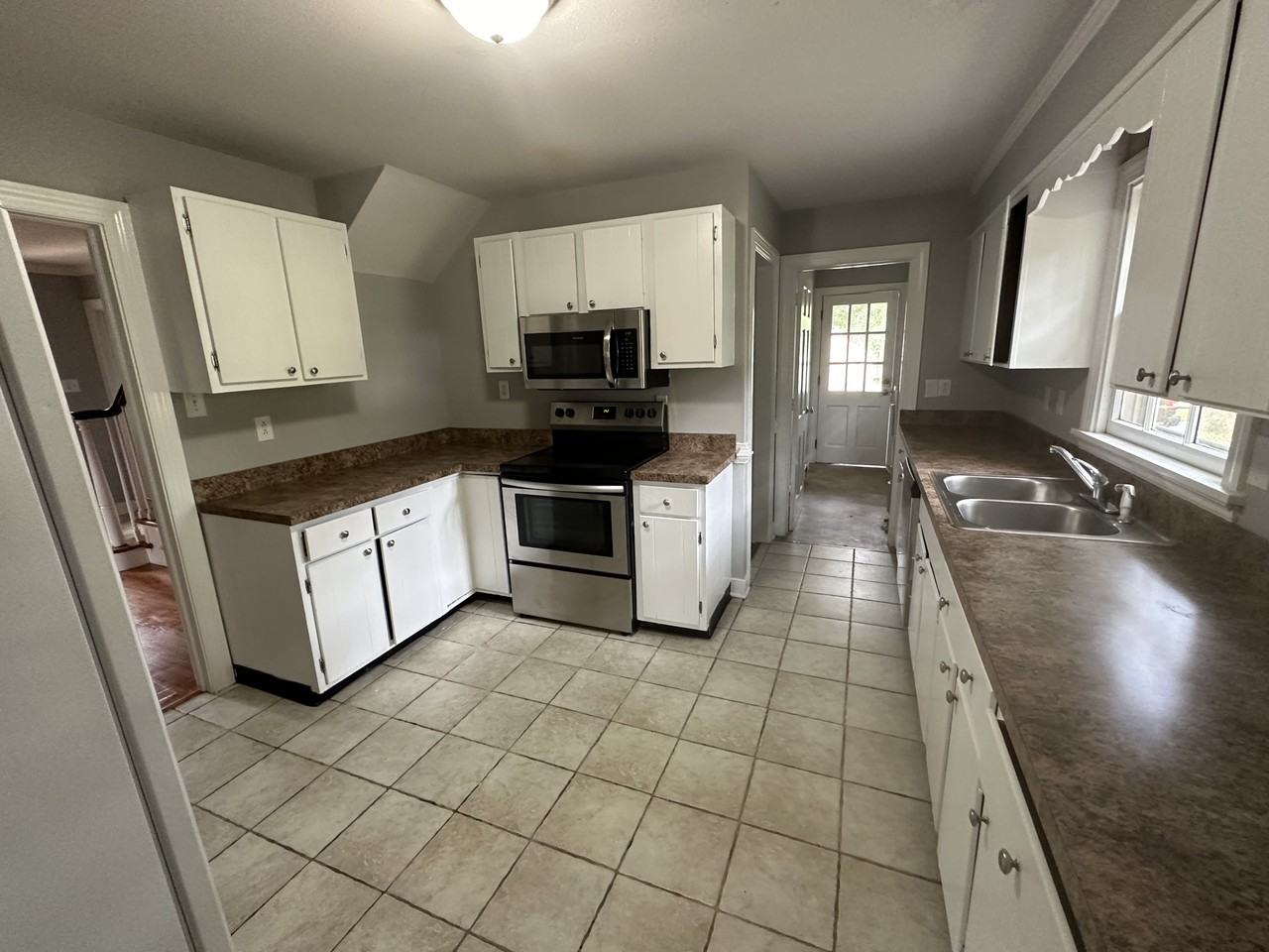 215 Antioch Dr - Photo 3 of 17