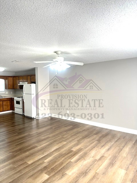 1239 Village Way Ne - Photo 2 of 18