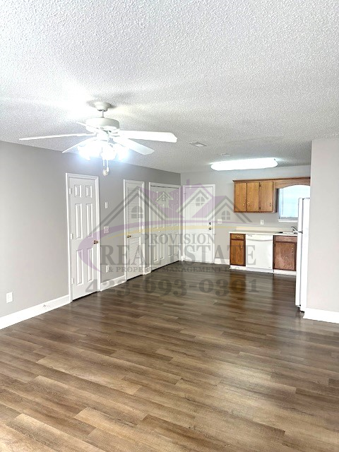 1239 Village Way Ne - Photo 3 of 18