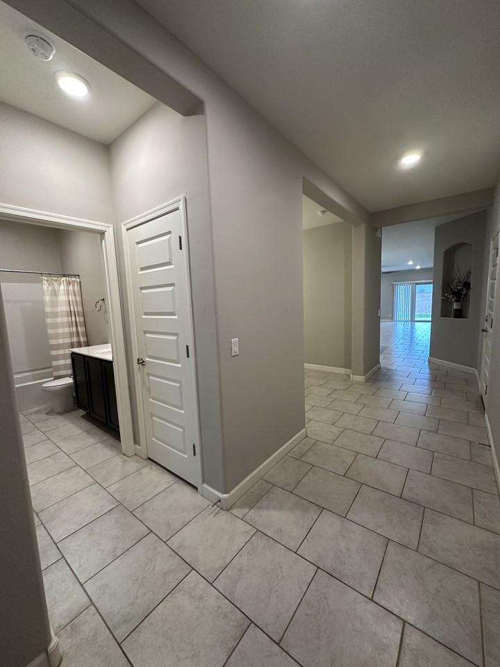 9447 W Gambel Oak Ln - Photo 3 of 34