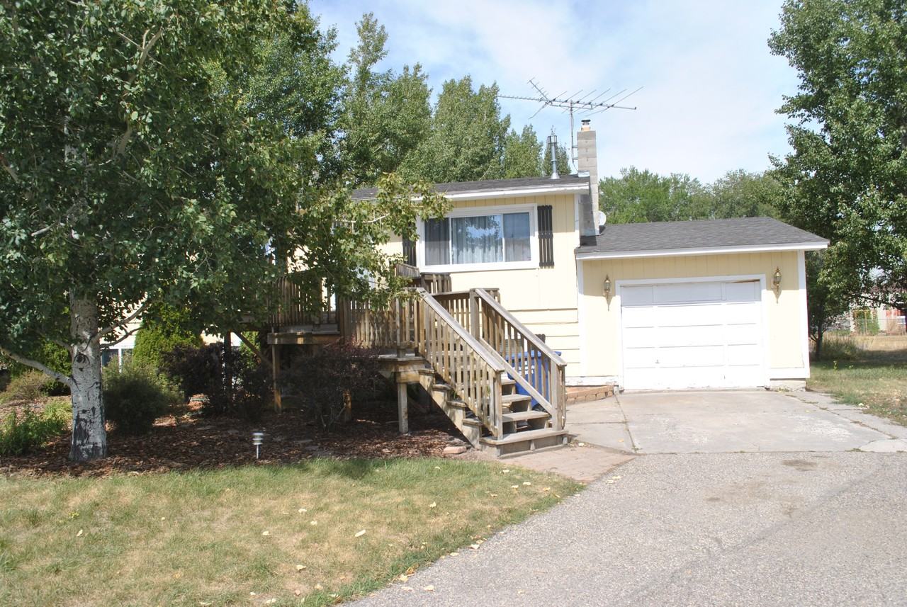 205 B St - Photo 2 of 24