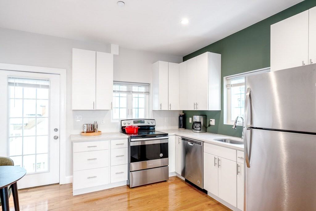 312 Sumner St #2L