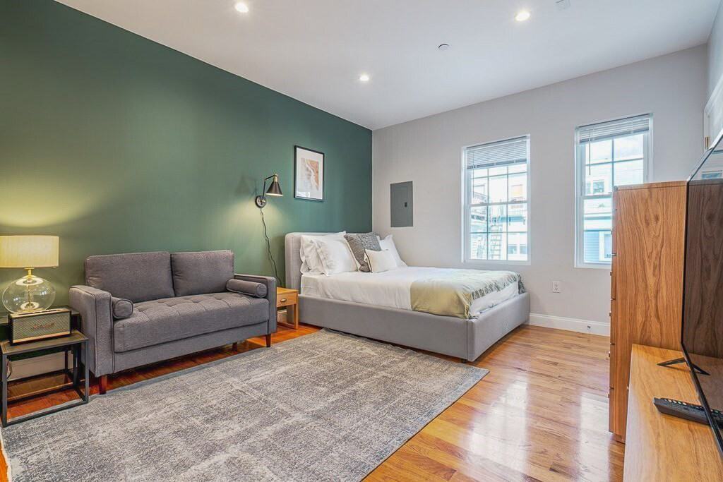 312 Sumner St #2L - Photo 3 of 9