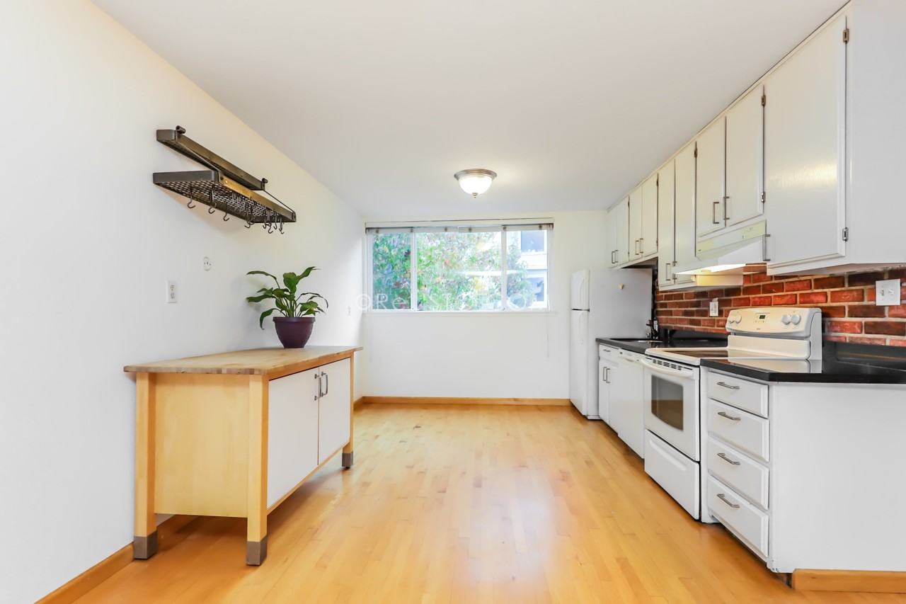 3808 19th St - Photo 2 of 20