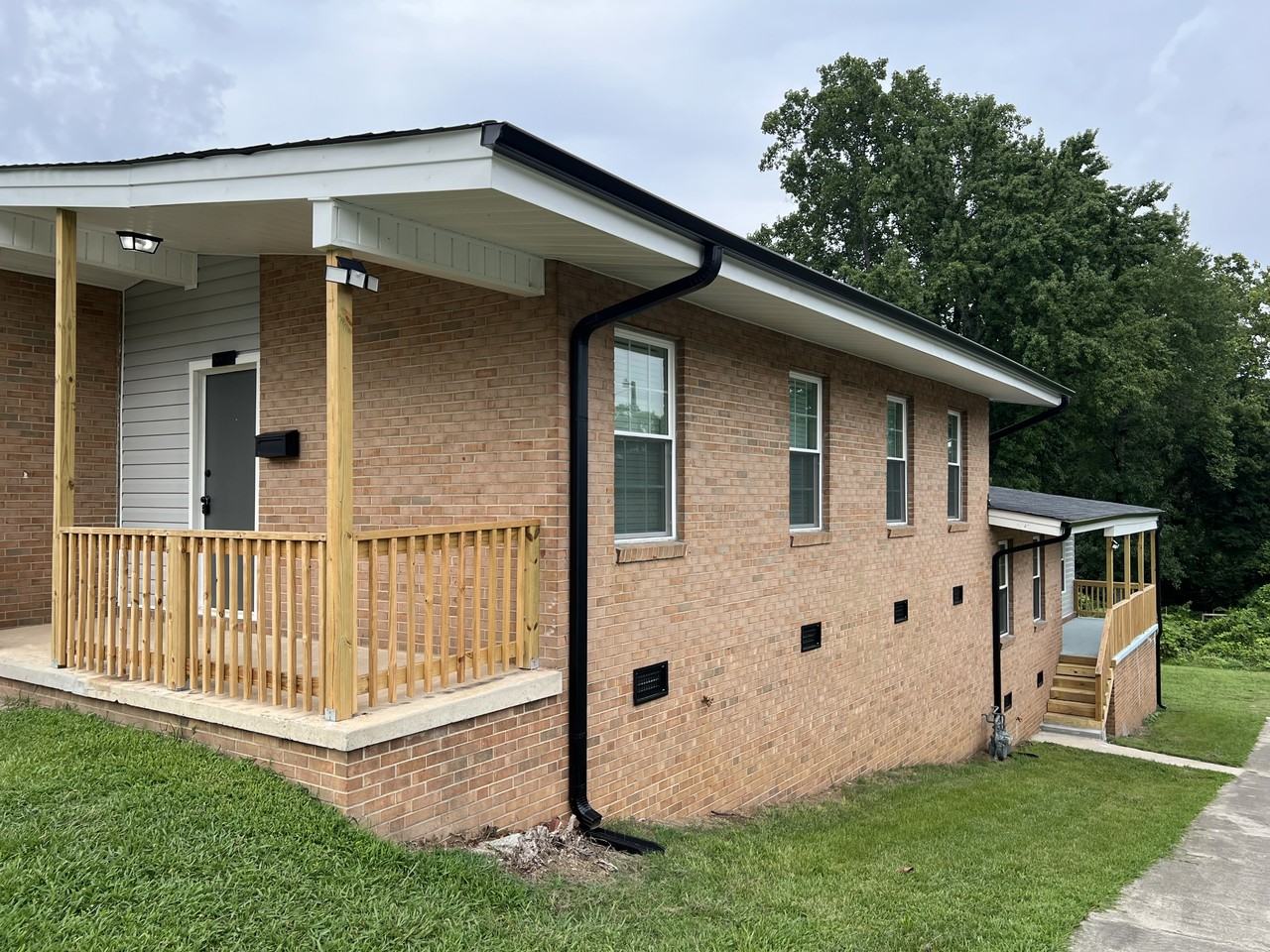 506 Saunders Pl #A - Photo 2 of 9