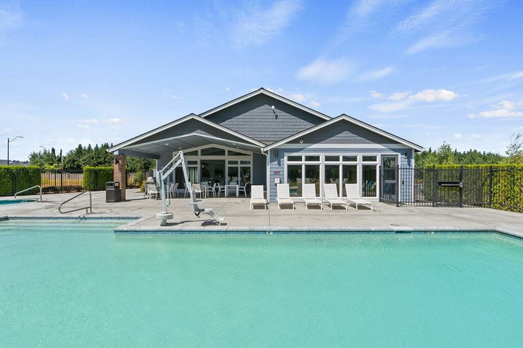 Acero Ridgefield - Photo 6 of 33