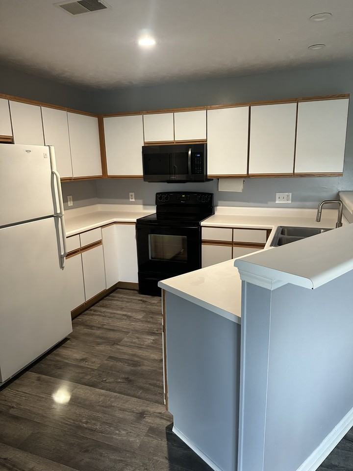 8584 Jasonville Ct Se #8 - Photo 6 of 20